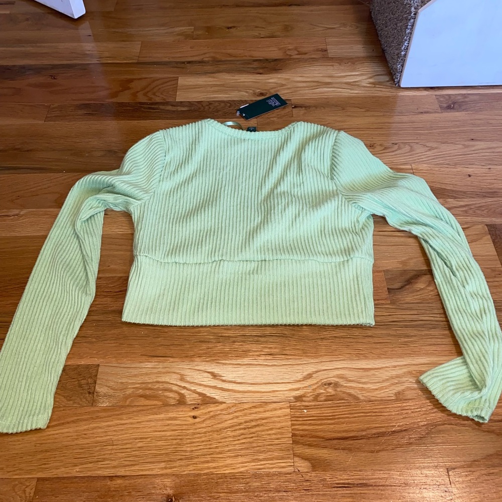 Green Long Sleeve Crop Top - Picture 3 of 3